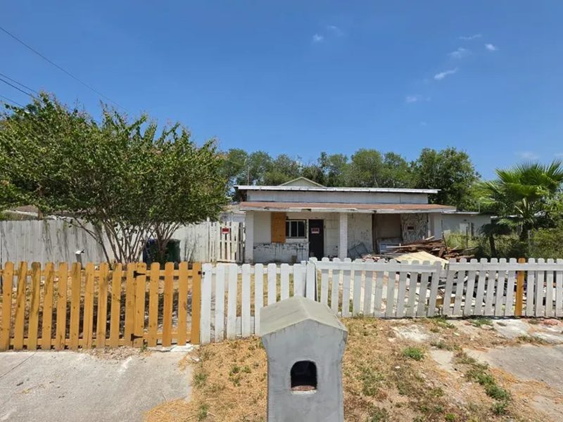 Brick house with a shallow front yard, San Antonio, Texas